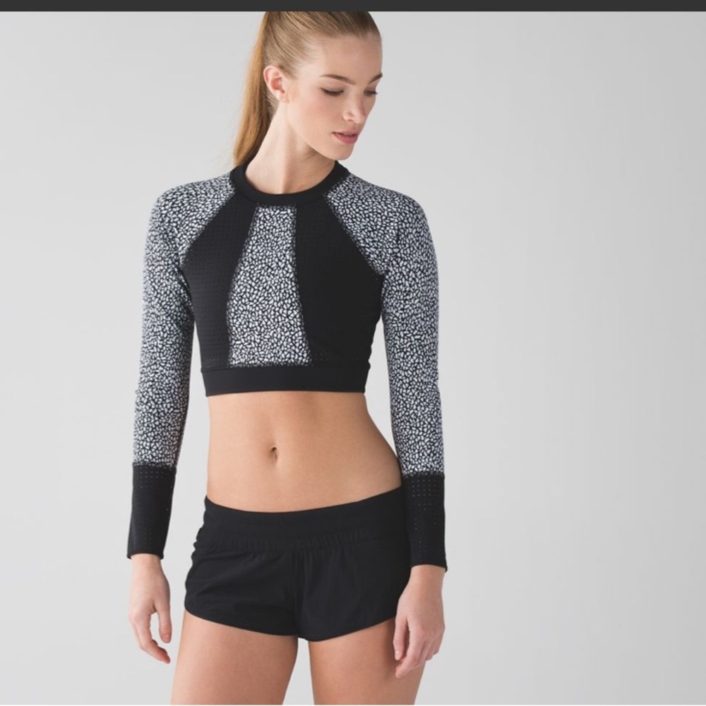 LULULEMON "TIDAL FLOW PADDLE" SWIMWEAR TOP SIZE 2 REVERSIBLE
